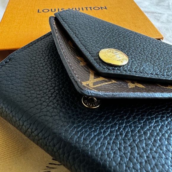 Louis Vuitton Double V Flap Victorine Wallet - Picture 14 of 16